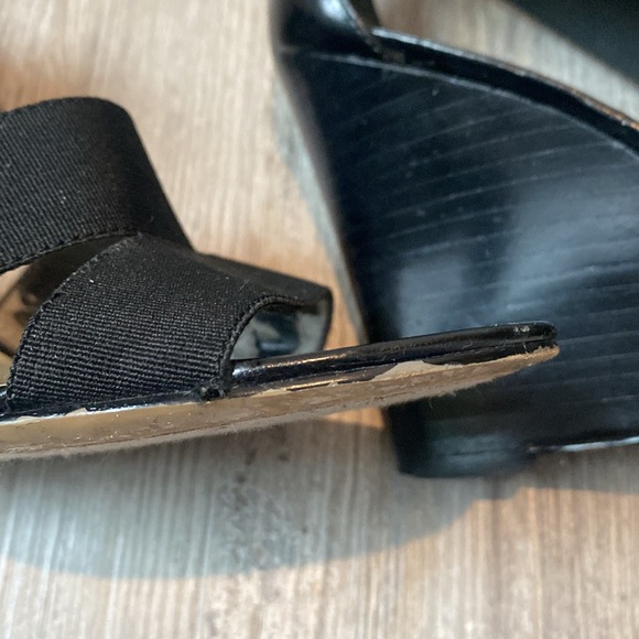 Bandolino Black Wedged High Heels Elastic Crisscrossing Straps Size 8M - Picture 8 of 13